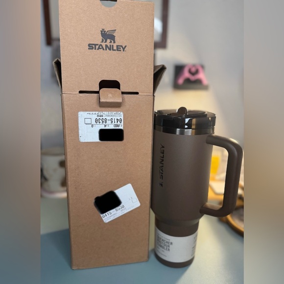 Stanley Espresso 40 oz, flip top straw. - Picture 1 of 1